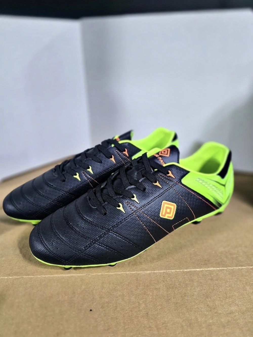 Dream Pairs Men's Firm Ground Soccer Cleats Shoes Black & Green US 13